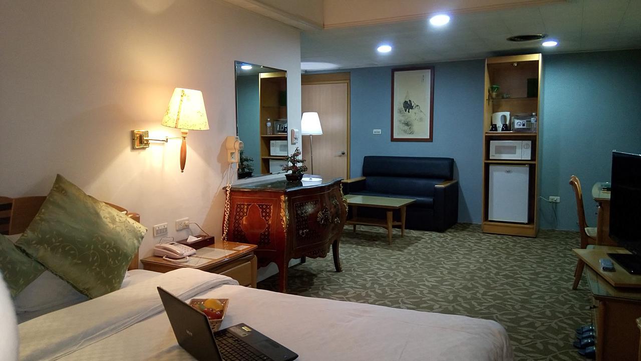 סינצ'ו סיטי Berkeley Business Hotel Zhongzheng מראה חיצוני תמונה