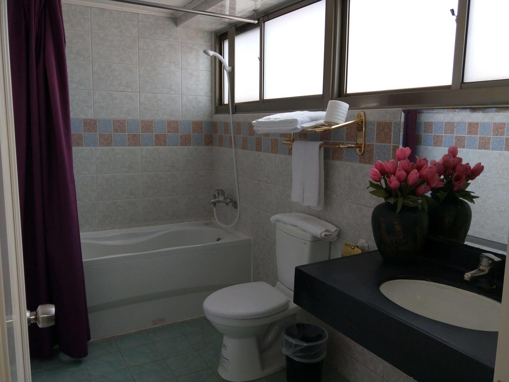 סינצ'ו סיטי Berkeley Business Hotel Zhongzheng מראה חיצוני תמונה