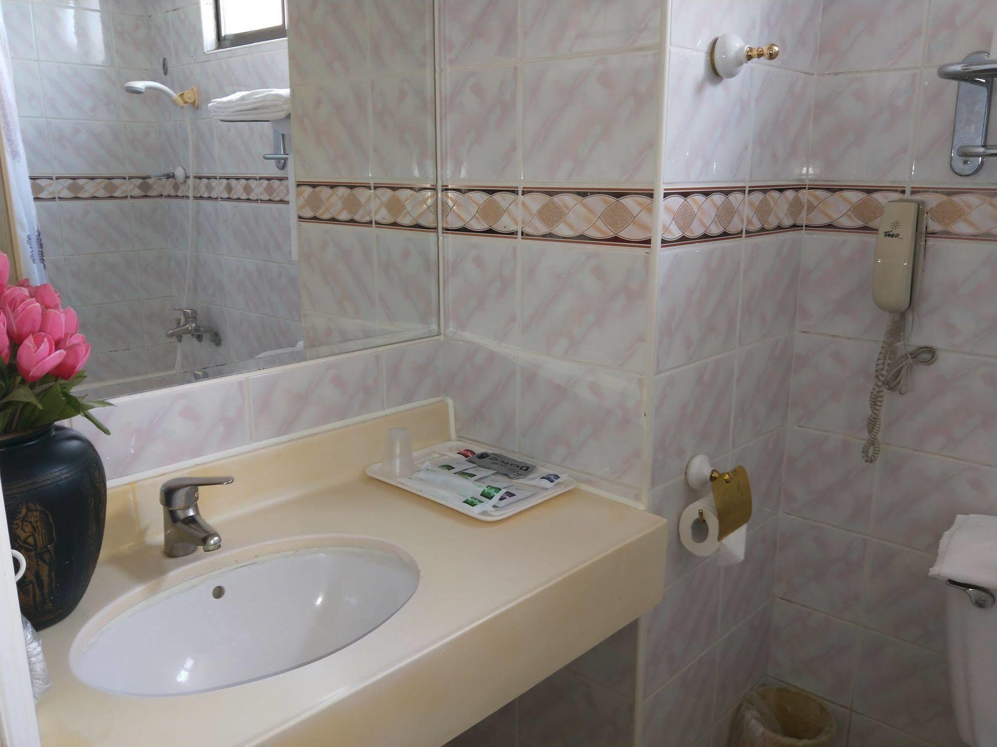 סינצ'ו סיטי Berkeley Business Hotel Zhongzheng מראה חיצוני תמונה