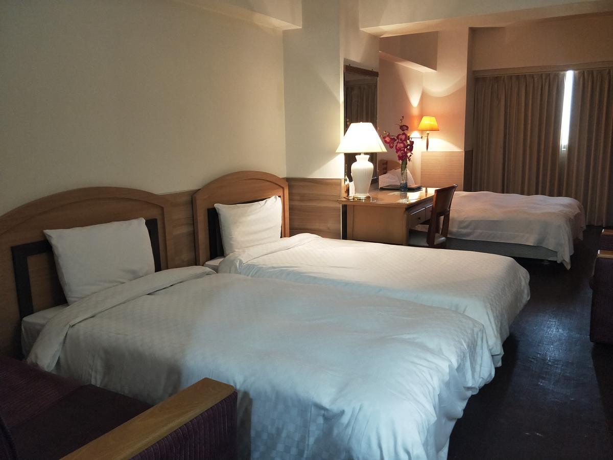 סינצ'ו סיטי Berkeley Business Hotel Zhongzheng מראה חיצוני תמונה
