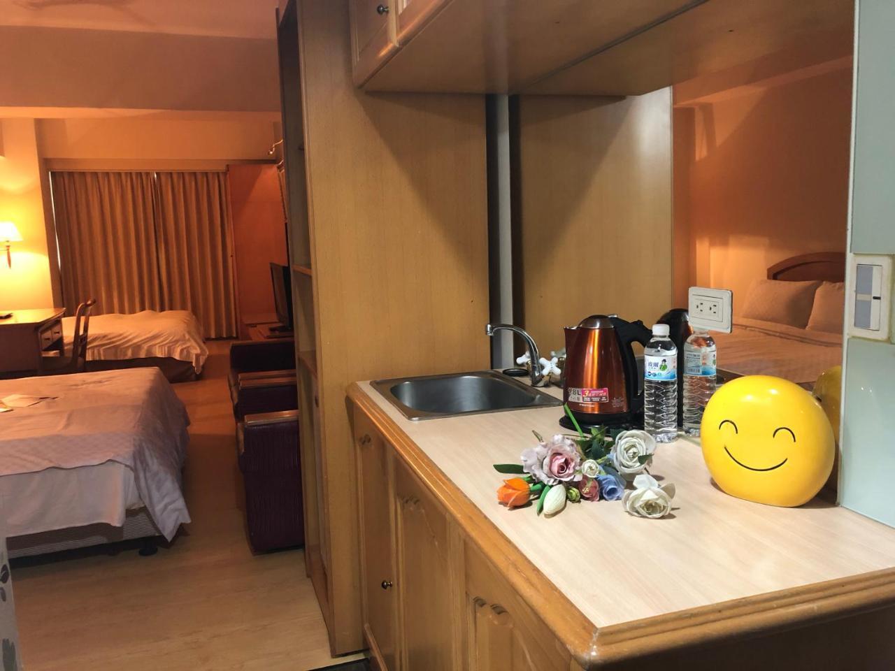 סינצ'ו סיטי Berkeley Business Hotel Zhongzheng מראה חיצוני תמונה